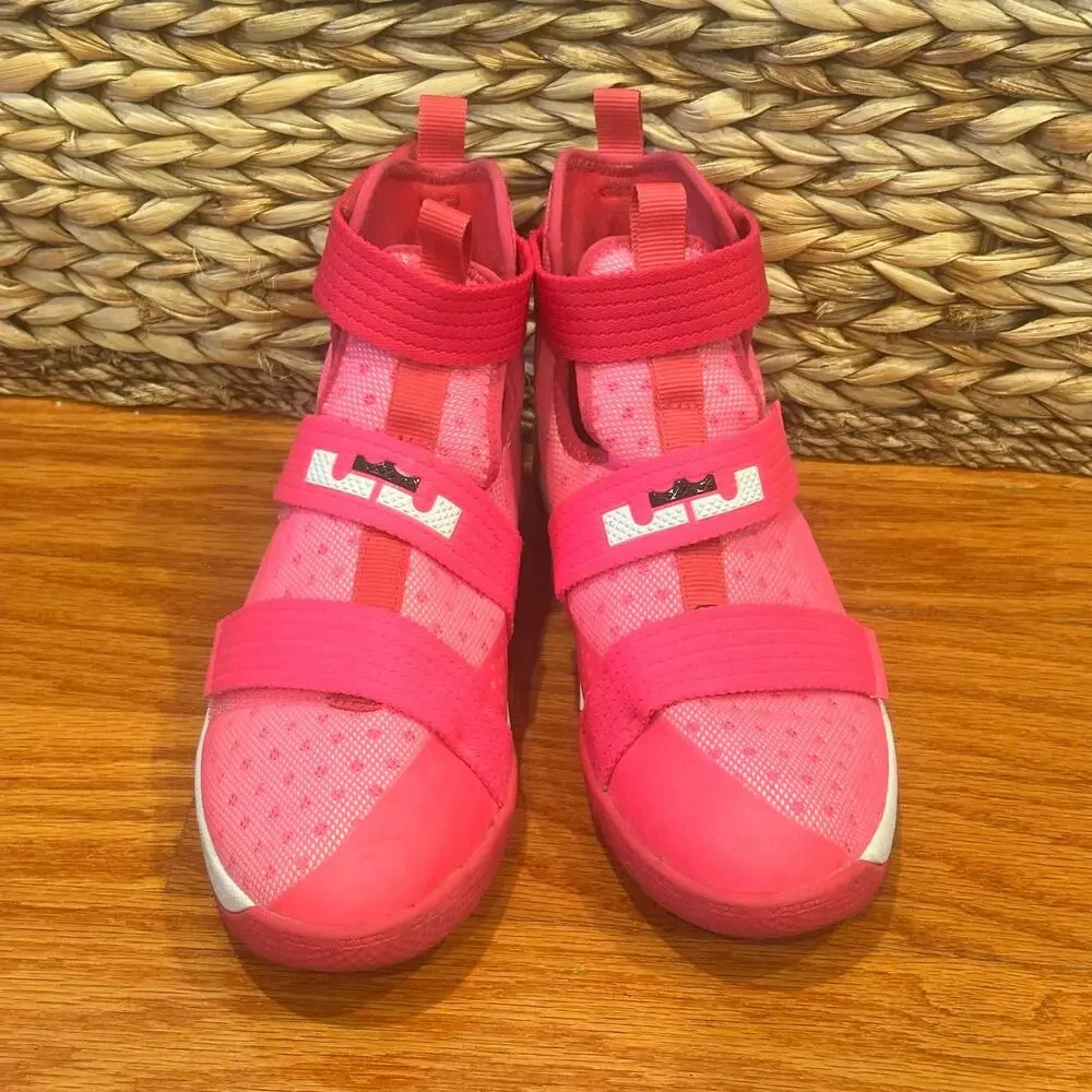 Nike LeBron Solider 10 GS Pink Sneakers sz 5.5 basketball sneakers